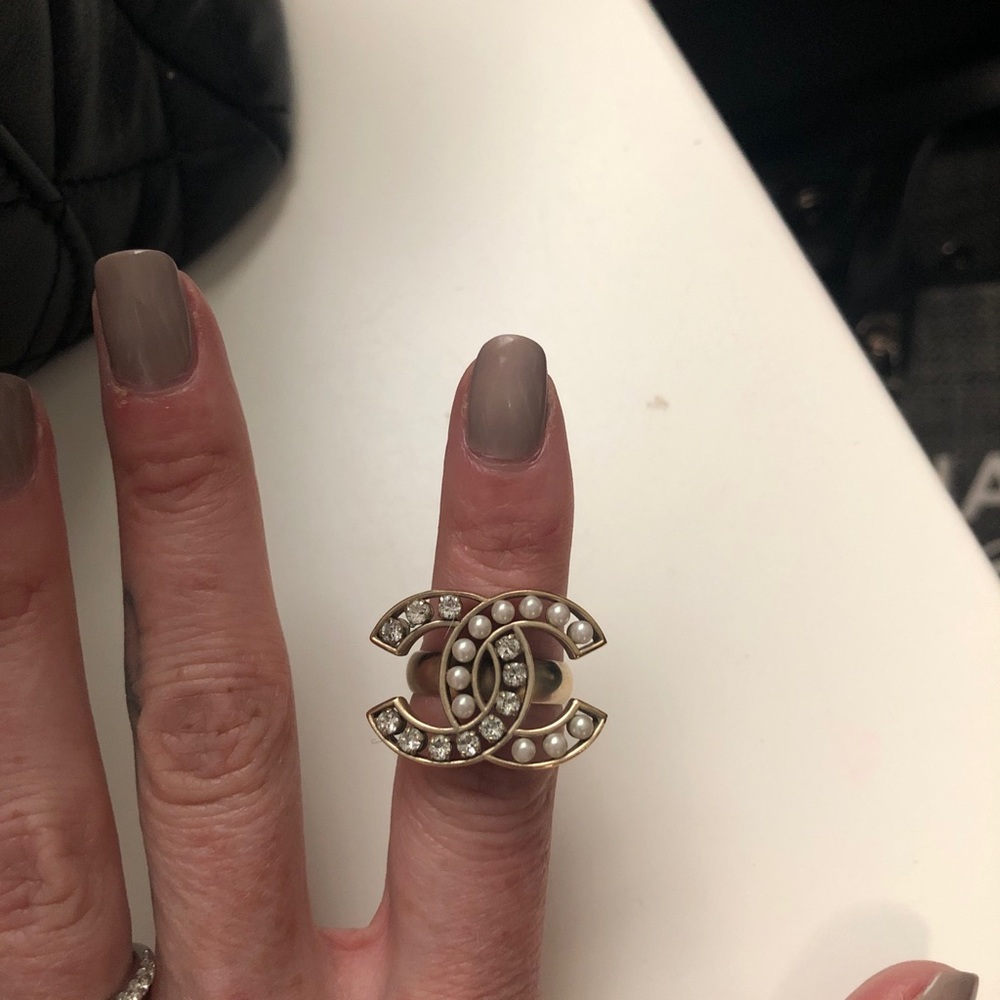AUTH Chanel pearl and crystal gold ring